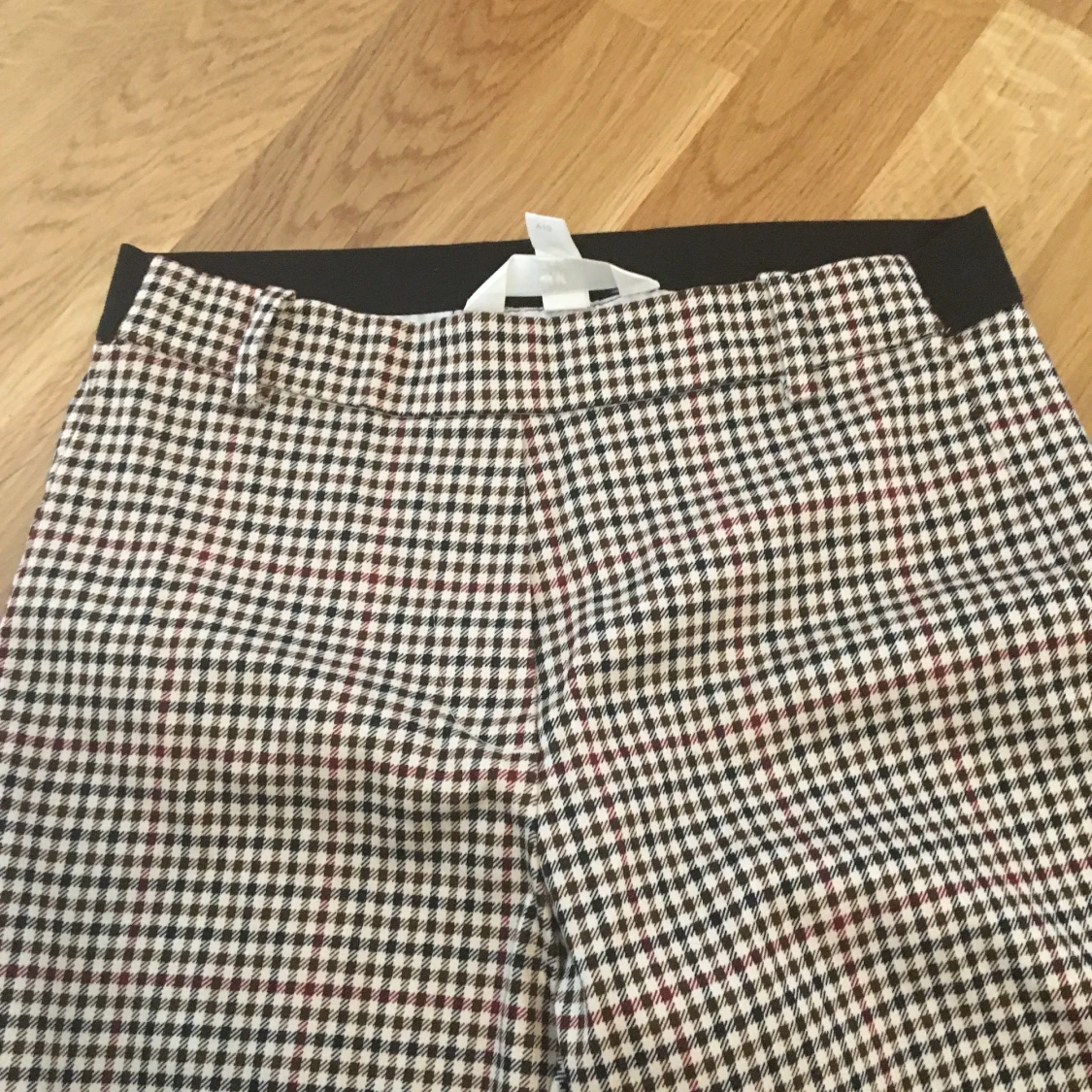 Rutiga resårbyxor från H&M  - 90