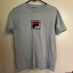  - T-shirt från Fila