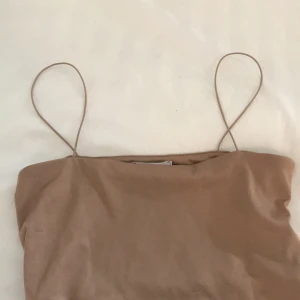 Mordernt linne! - Snyggt bege linne med fina tunna band!