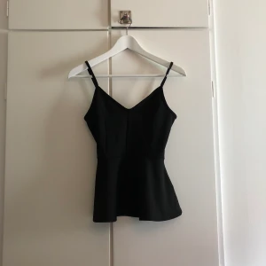 Linne från ginatricote 30 kronor  - Skönt linne i stretch från Gina för 30 kronor. Storlek S