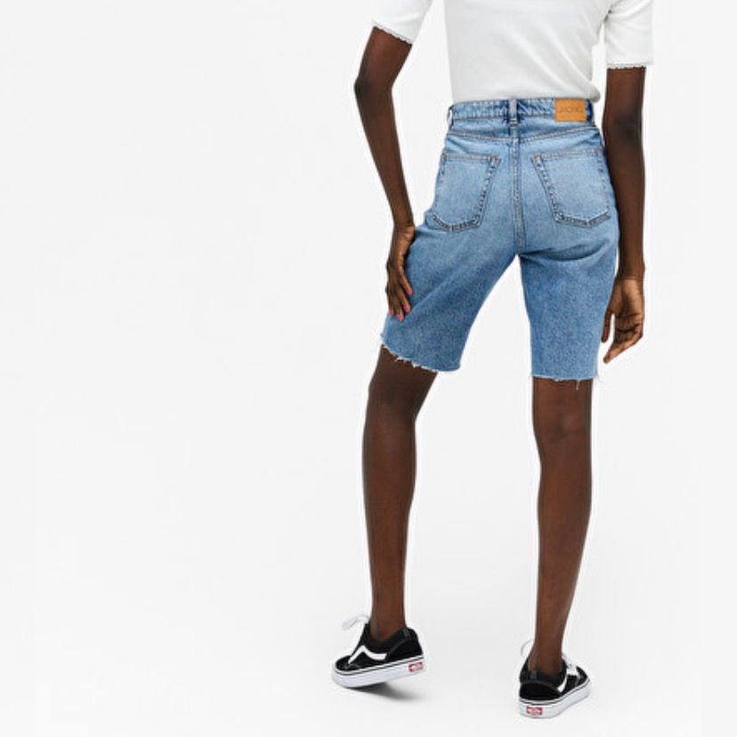 High-waist denim shorts från monki i storlek 36 sökes!. Shorts.