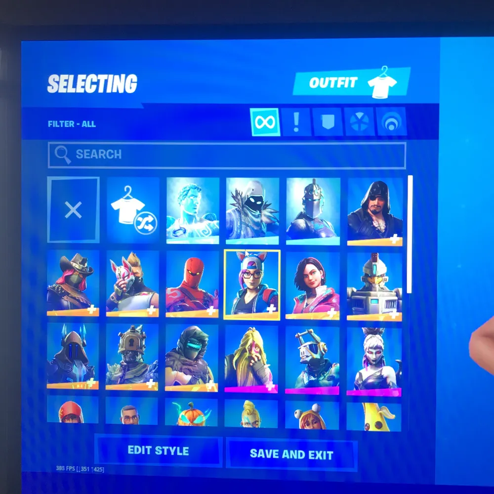 Säljer mitt fortnite konto för 500kr. (priset går att diskuteras” . Övrigt.