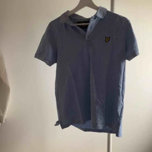  - Lyle and Scott piké 