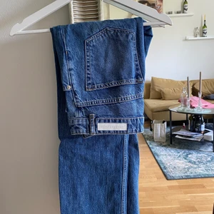 Annie Bing jeans  - Jeans från ginatricot i samarbete med Annie bing, byxor som är mer raka i formen.