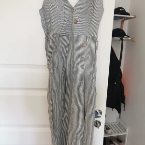 Klänning  - Från boohoo alla lappar kvar. Kolla bild för storlek men tror de är en s/m 