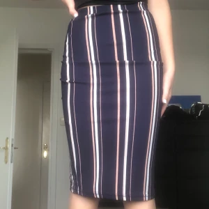 Randig kjol - FRAKT INGÅR INTE I PRISET!