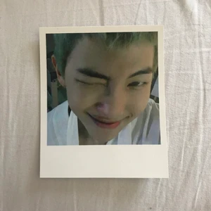 BTS collectible Polaroid RM/Namjoon - Polaroid bild med Namjoon. Perfekt skick.