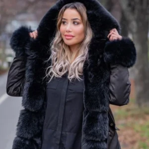 Från butik garoff, fake päls köpte för ordinarie pris 2500kr - Detta är en intresse koll för att se om det är några som är intresserade av att köpa min jacka (om jag märker att folk är intresserade så lägger jag ut bilder på jackan med beskrivning och mer info)