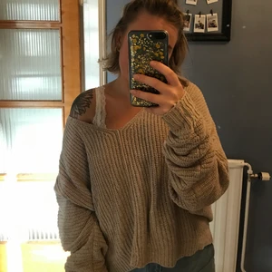 Stickad tröja - Supermysig och skön stickad tröja från urbanoutfitters