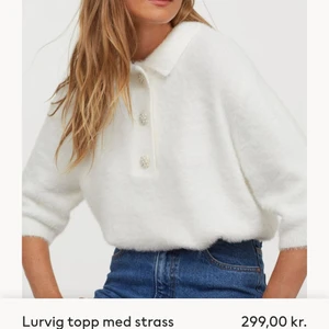 Mjuk lurvig topp med strass  - Oanvänd mjuk lurvig topp med strass (enbart tvättad) 🌸 köpt för ordinariepris:299kr. [ köpare står för frakten]