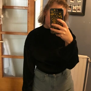 Velvet topp - Jättefin velvet topp från boohoo, knappt använd✨