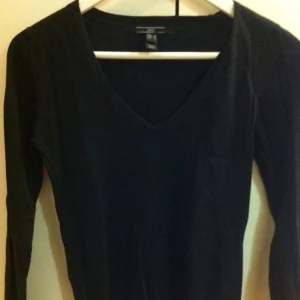  - Tröja från Mango
Svart
I gott skick 
85% silke
15% kashmir
