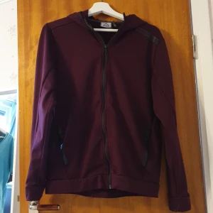 McKinley hoodie - McKinley hoodie. Soft, warm but sporty looking material