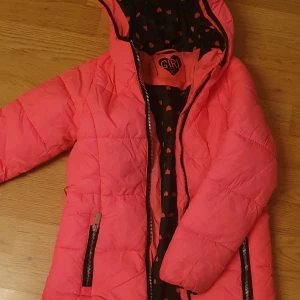 Vinterjacka  - 100kr/jacka str.122  , 140 och väst 128