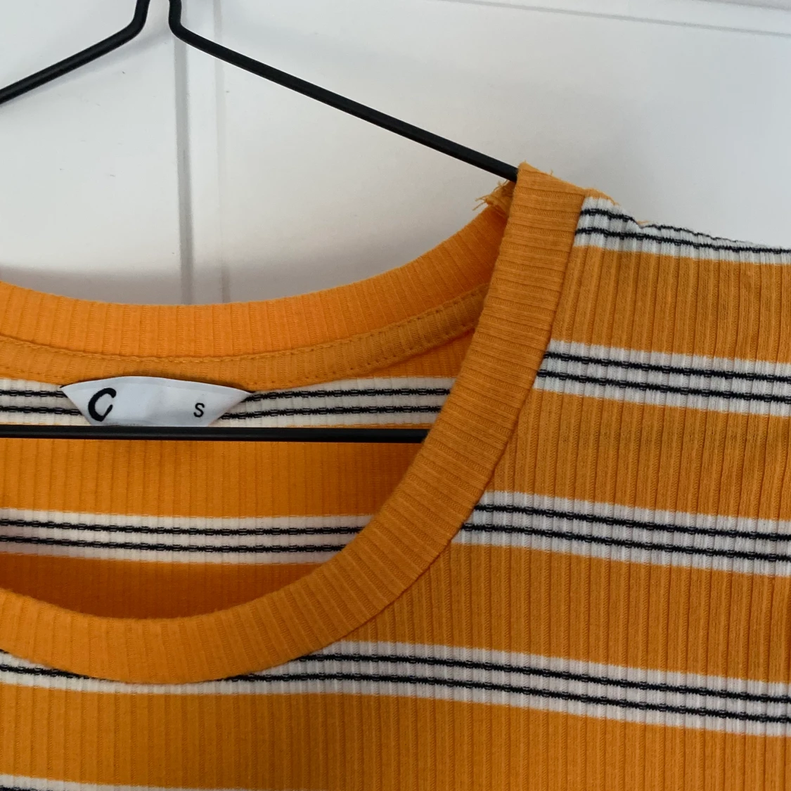 Gul, randig klänning - 90