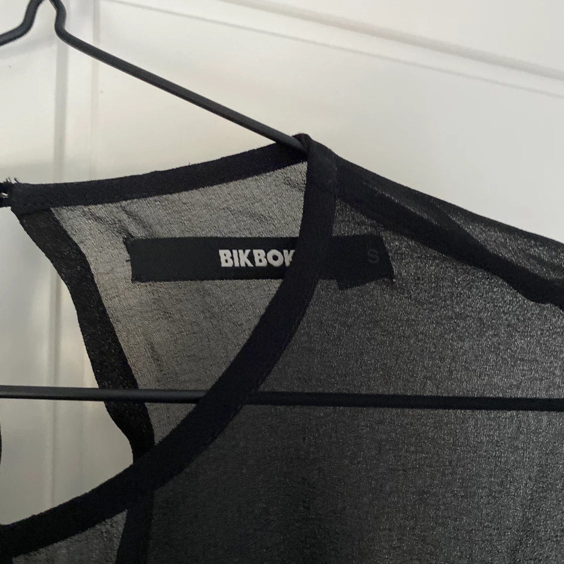 Blus med volangärmar - 90