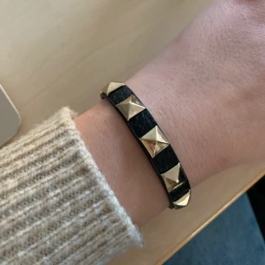 Nitarmband - Nitarmband, fint skick knappt använt. Frakt tillkommer med 11kr✨🧚🏼💕