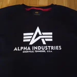 Fin svart tröja från alpha STL s finns i bromma
