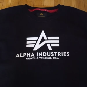 Alpha industri tröja STL s - Fin svart tröja från alpha STL s finns i bromma