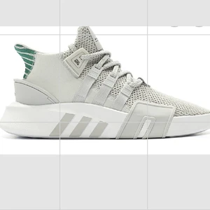 adidas EQT - säljer min brors adidas EQT skor. använda max 10 ggr och köptes för 1250kr storlek 43. 🤍(eller kom med egna bud)