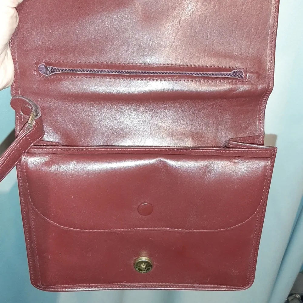 Äkta Cartier Leather Clutch Bag B22xH18cm red. Accessoarer.