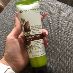 Yves rocher tvål och schampo  - Säljer oanvända schampo och tvål då jag har ett speciellt märke 