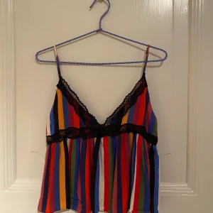 Linne från Zara - Jätte fint linne från Zara trf collection! Är i superbra skick och endast använd ett fåtal gånger❤️