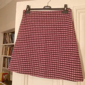 Drömmig kjol från ONE MORE STORY! 💕 Nypris 600 kr, aldrig använd! Stretchigt material. Tar Swish 🌷
