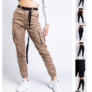 Madlady cargobyxor - Använda några gånger men är i väldigt bra skick! 