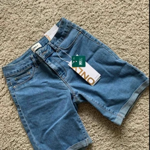  - Helt nya, oanvända shorts från ONLY str S.