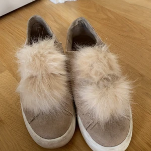 Skor - Säljer en av mina favorit skor från Steve Madden. Säljer på grund av flytt. 