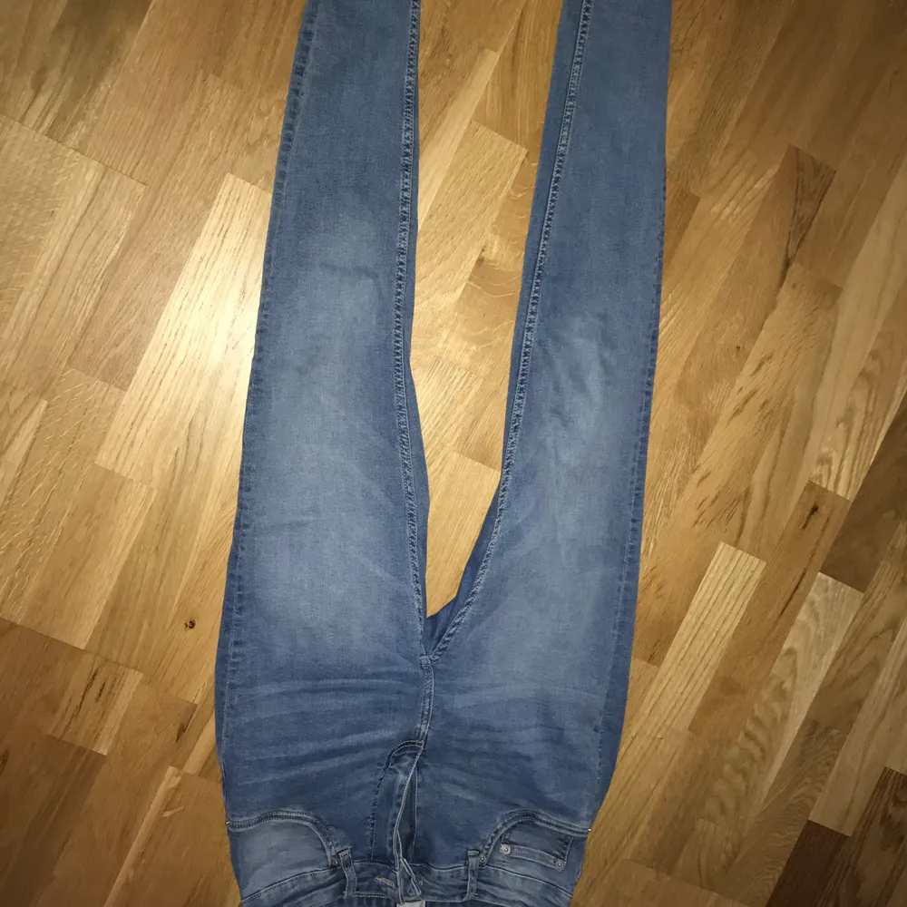 Ljusa jeans från lager 157 med mycket stretch. Använda en gång. Jeans & Byxor.