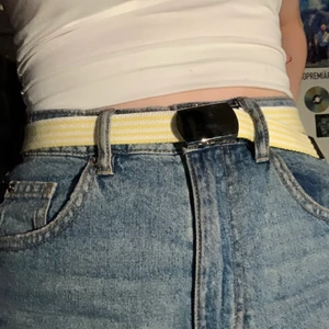 superfint 80tals bälte - kommer från 80-talet. Köparen står för frakten, kan även samfrakta ✌🏻