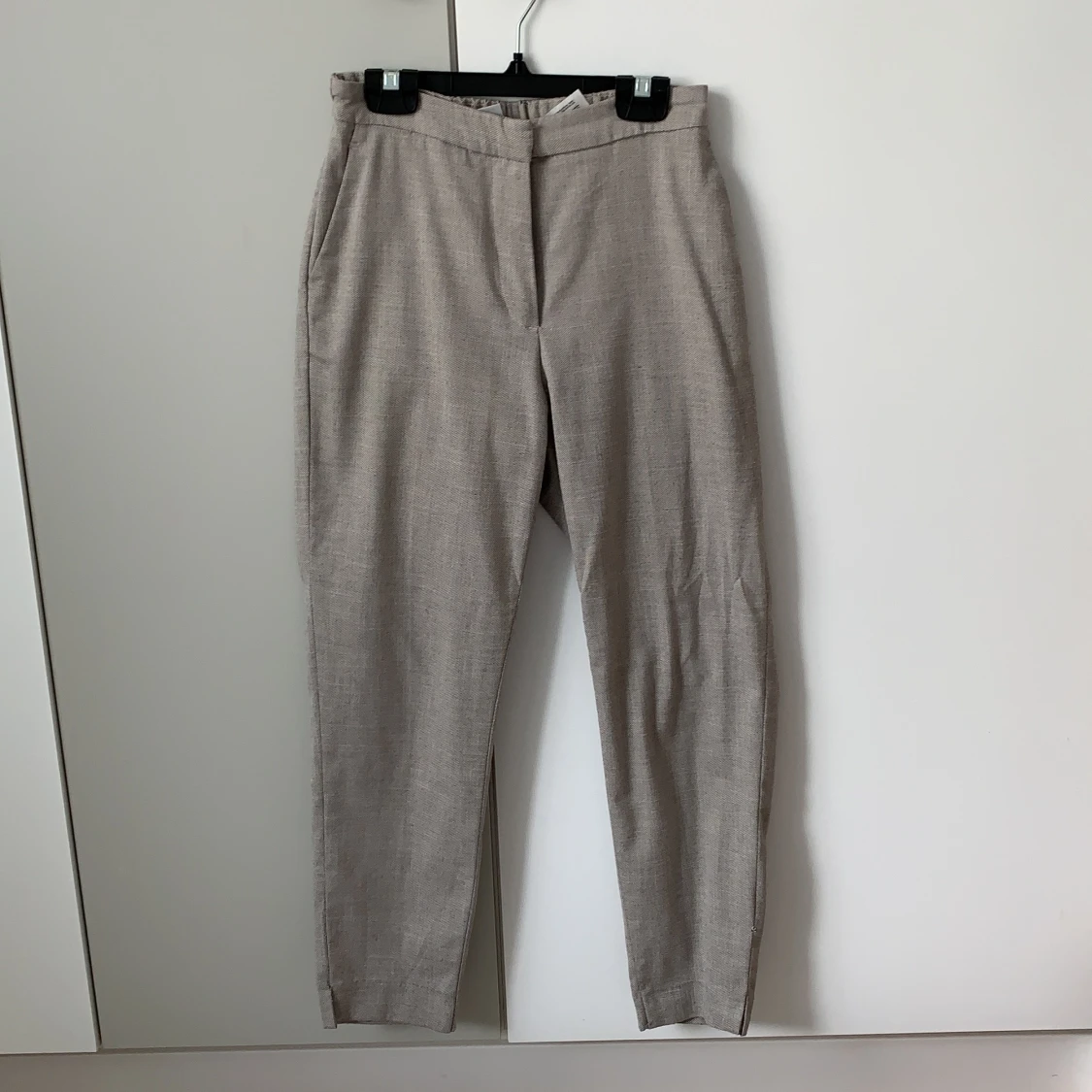 Brun beiga kostymbyxor