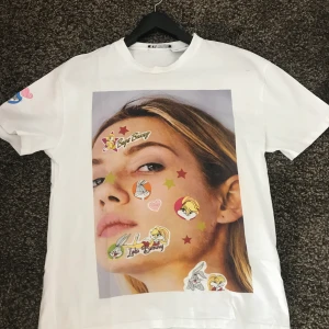 Zara x Looney Toons Oversize T-shirt  - Har en liten rosa fläck på axeln som knappt syns men är annars i bra skick! Köparen står för frakt.