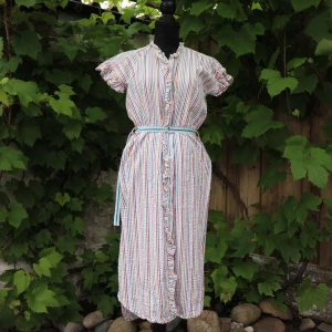 Becksöndergaard dress  - Klänningen är använd ett fåtal gånger då den är något för stor, därav i fint skick! Det lilla bältet på bilden tillhör