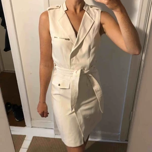  - Superfin bomullsklänning i grövre material från H&M 