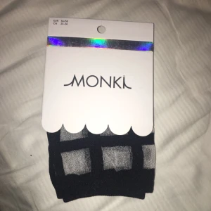  - Monki-strumpor, oöppnad förpackning. Köpta för 60 kr i butik