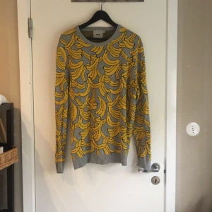  - Banantröja från ASOS! Bra skick! Köparen står för frakten!