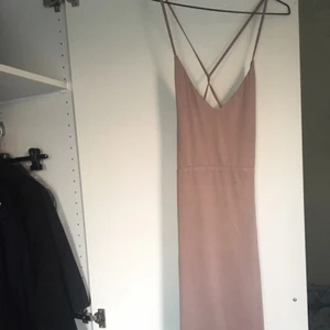  - Super snygg klänning, använd en gång! 