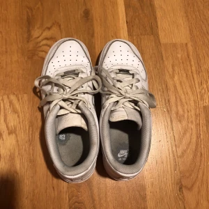  - Selling my Nike Air Force 1s, I’m very good condition u can get the box too if u want! 