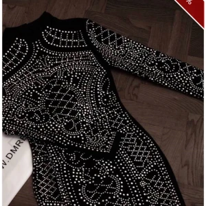  - Köpte den för 900 kr och endast använd en gång på nyår 2016! Super fin passform 