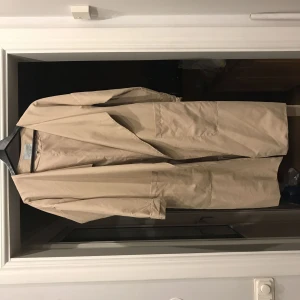  - Trenchcoat strlk 36.