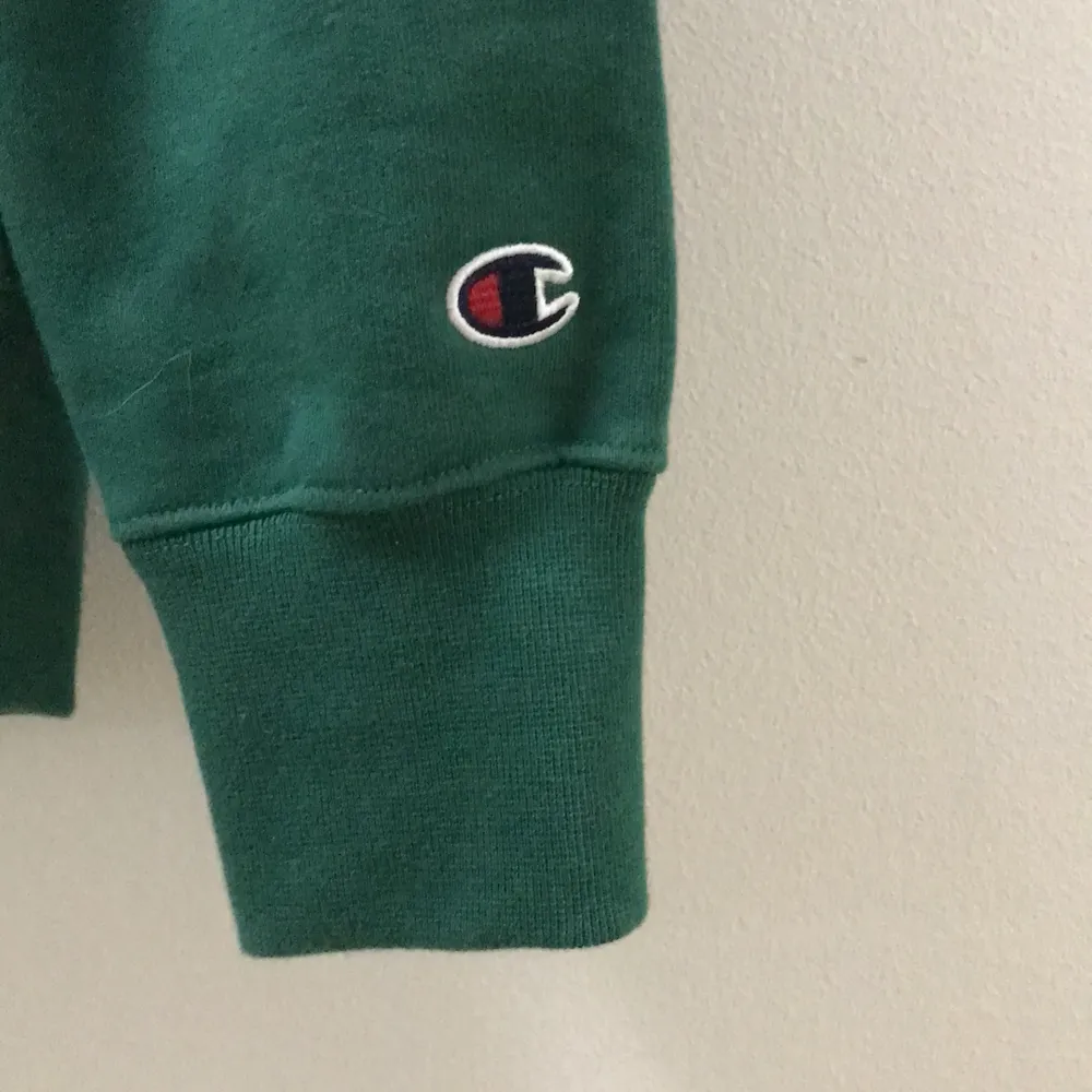 Geön champion använd 1 ggn. Hoodies.