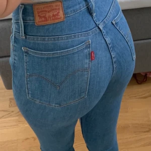 Levis  - Tighta jeans 