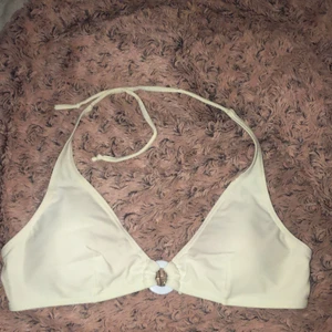 Bikini  - En bikiniöverdel 