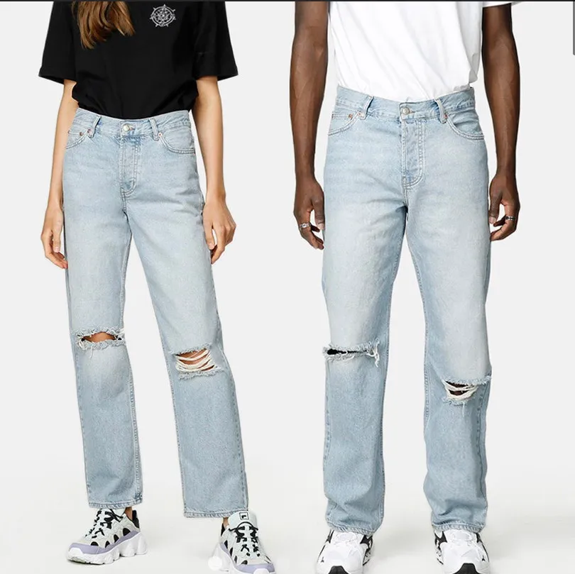 Ett pr snygga jeans från junkyard, dom var tyvär förstora på mig:( nypris är 500 kr och jag säljer dom endast för 320💕 Dom är helt nya med lappen kvar!. Jeans & Byxor.