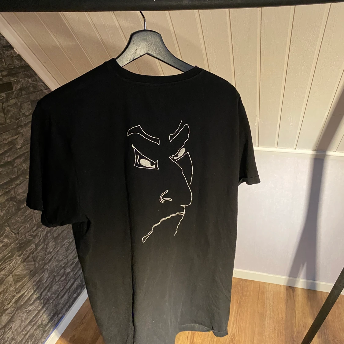 Svart t-shirt - 90