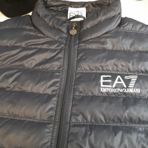 Ea7 Armani vest size s! - Vest ganska ny väldigt snygg och bra skick!