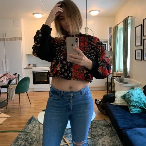 Zara Crop Top Sweater - Zara crop top sweater. Worn twice! Perfect condition. Size M 😊